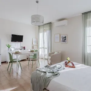 Appartamento Casa Caterina - - By Host4u, Pavia